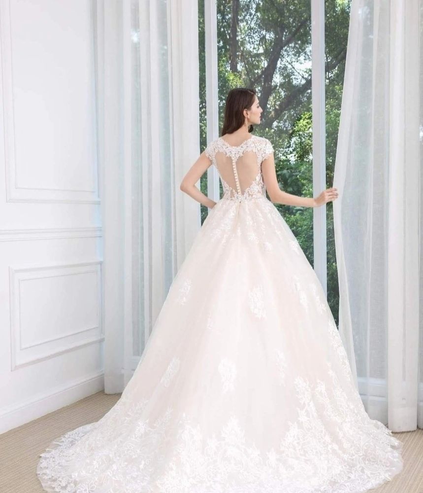 Size Inclusive Wedding Dress Shop Worthing, West Sussex - Carolyn Anne ...