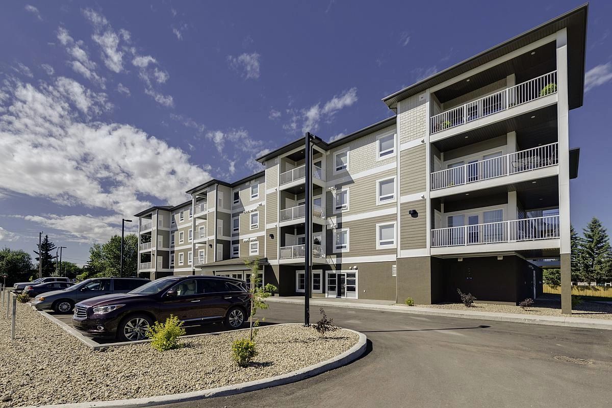 Apartment Rentals The Carlton Lanigan