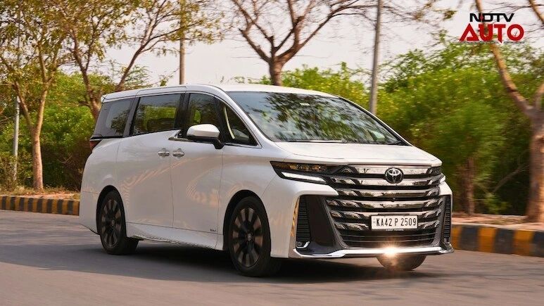 fq5tcmuo_toyota-vellfire-review_625x300_18_Apr.jpg