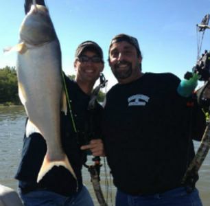 Peoria Carp Hunters - Asian Carp, Bowfishing, Flying Fish