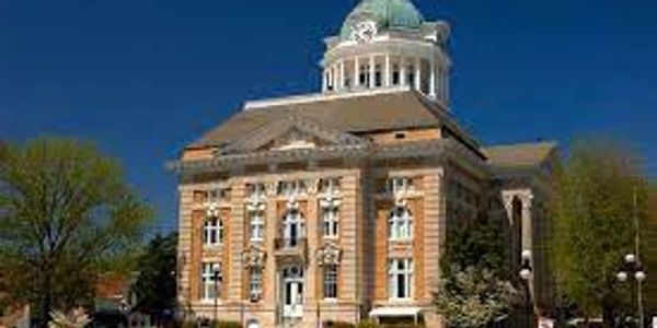 A beautiful building in Columbia, Tennessee.