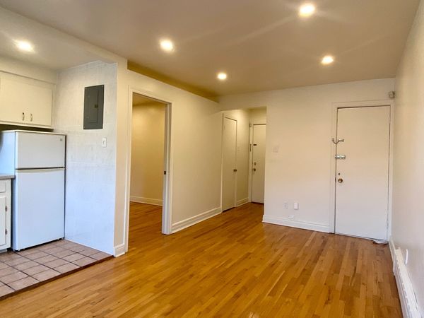 Living Room in 2 1/2 apartment in NDG Montreal with Beverly Castro