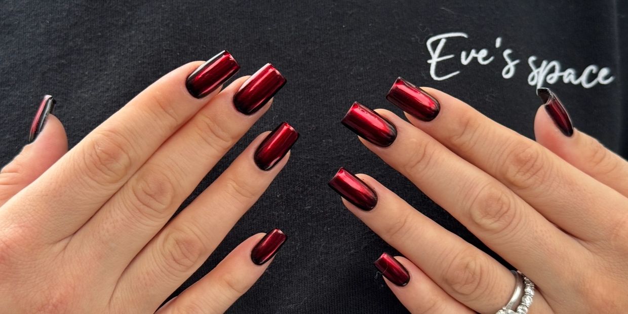 Boutique nail salon in DTLA offering Russian manicures, nail extensions , and pedicures.