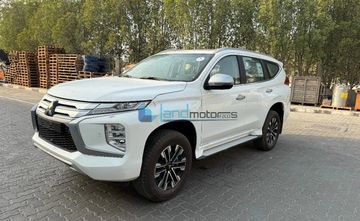 (LHD)  Mitsubishi Montero 4x4