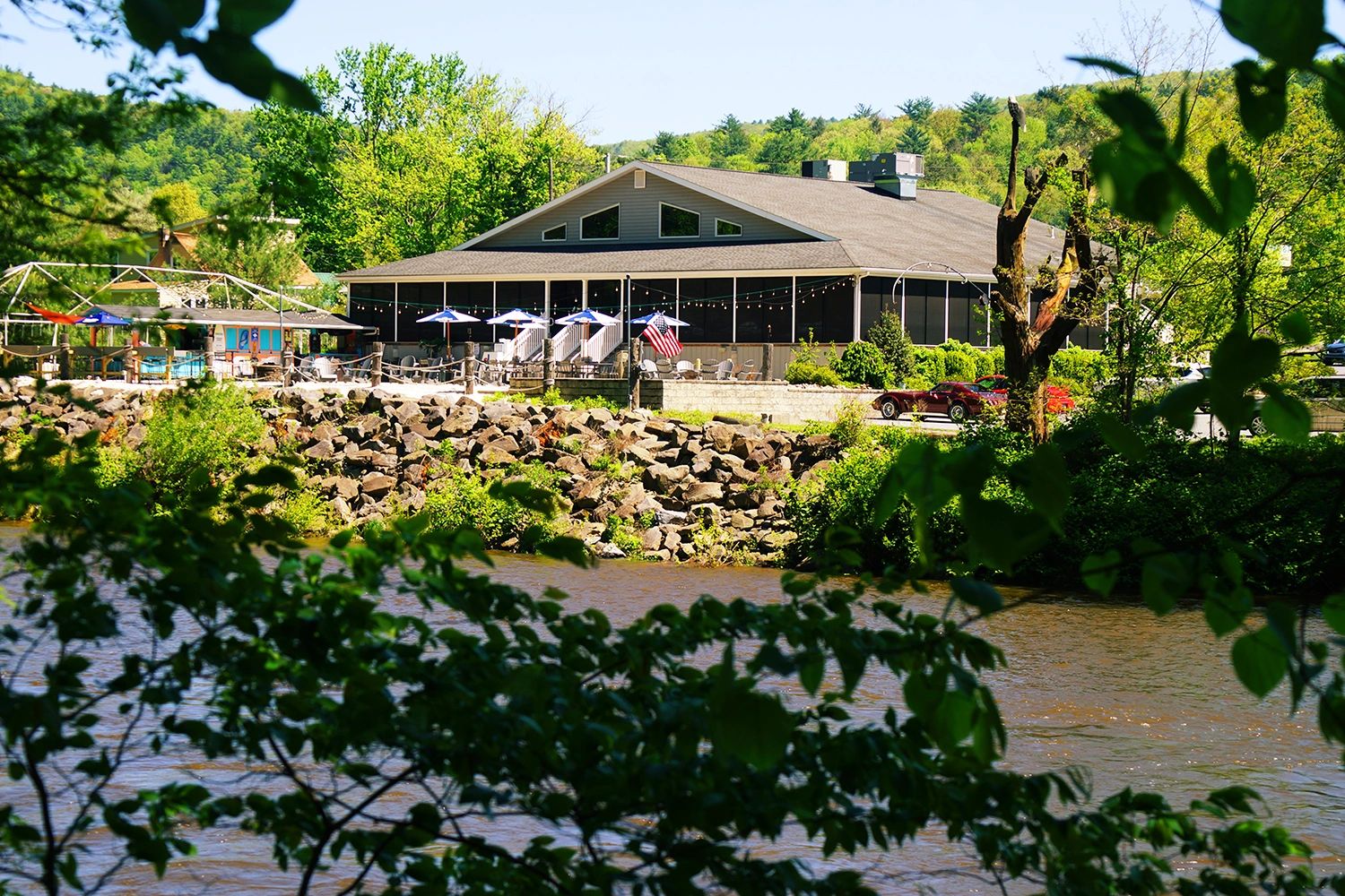 Pier 87 Bar & Grill
