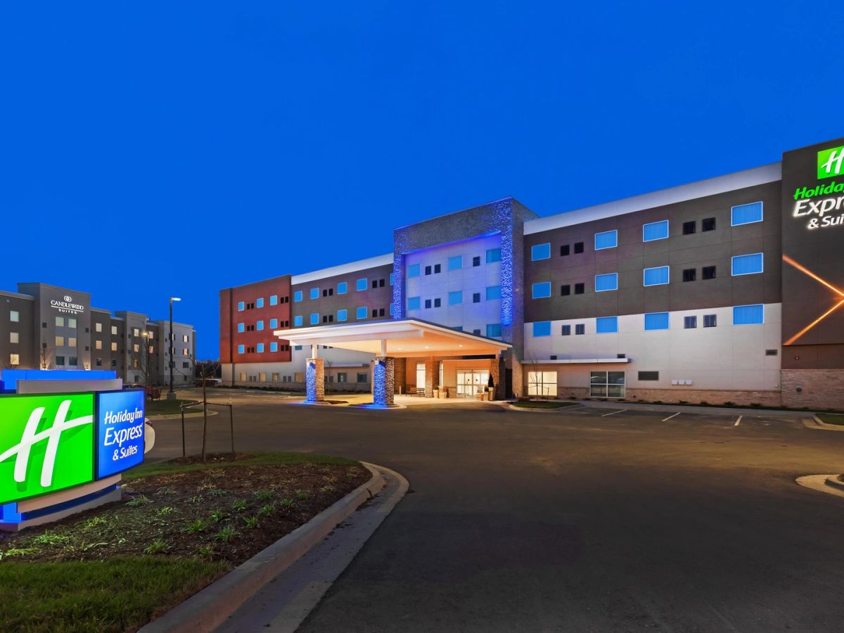 Holiday Inn Express & Suites — premium-branded IHG hotel in Lenexa, KS owned by KWB Hotels
