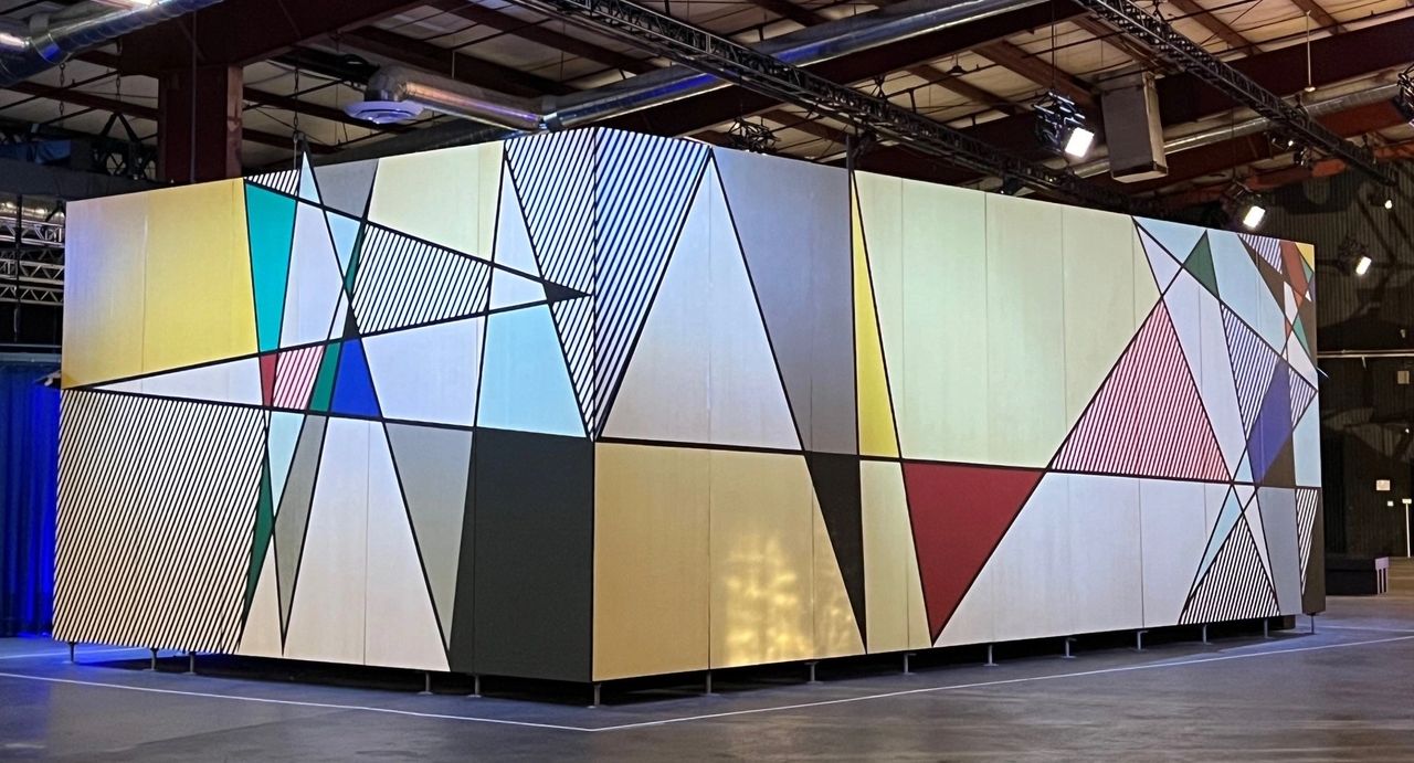 Roy Lichenstein designed exterior panels for a glass labyrinth