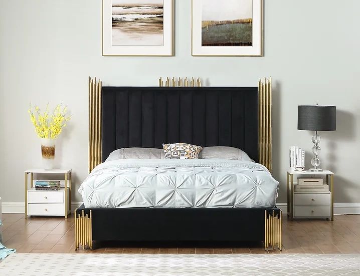 Token Queen /King Platform Bed only
Color: Black/Gold  
Material: Velvet
