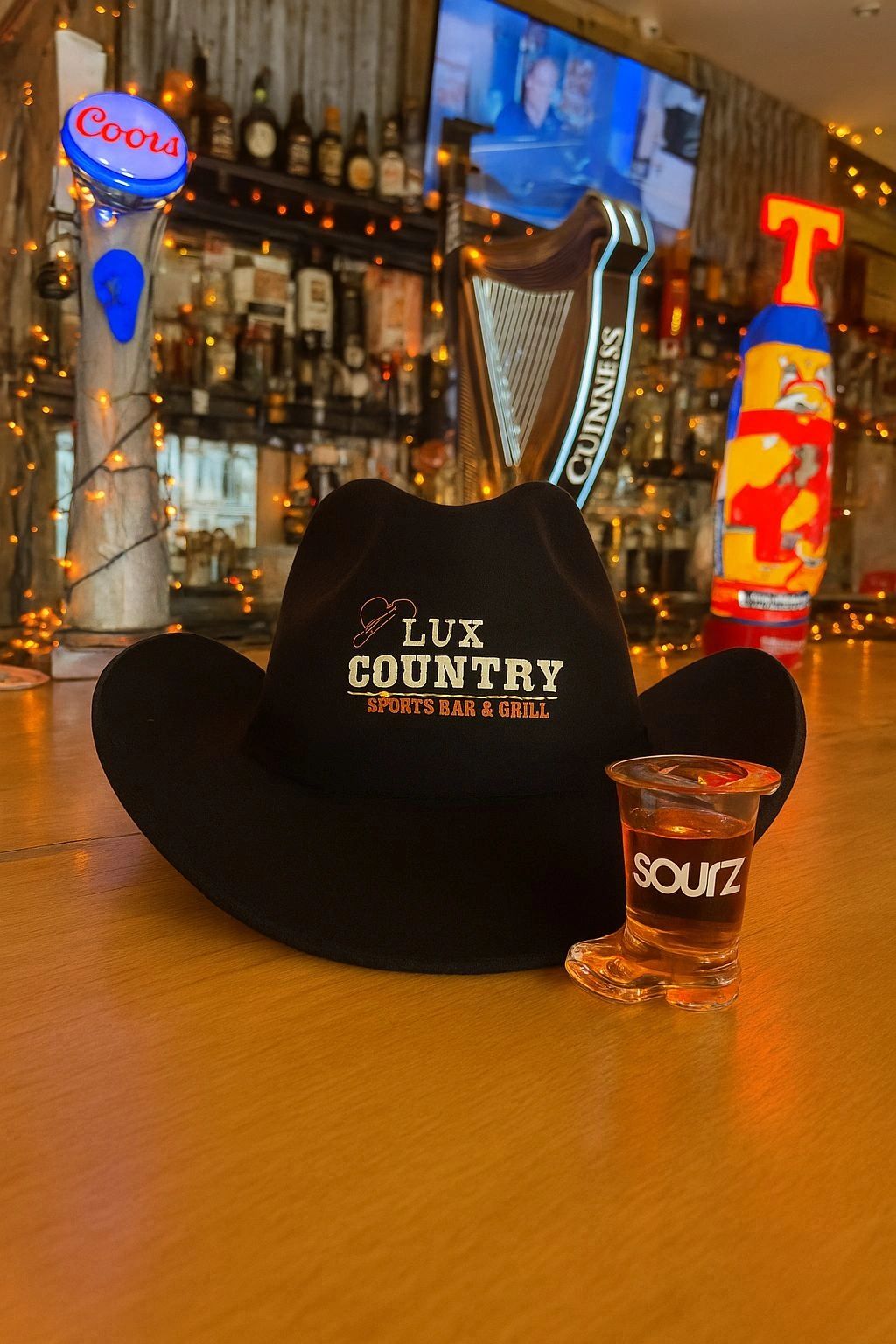 Lux country sports bar and grill