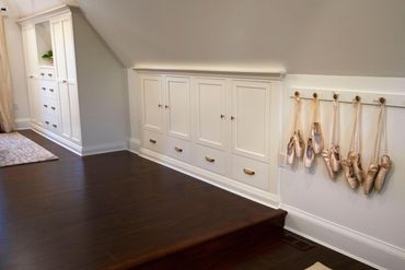 Built-in closet 