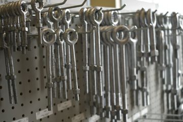 Brass Hooks,Screw Eyes,Forged Eye Bolts,Turnbuckles,U-Bolts,Chain binders,Hooks,Washers,Pop Rivets