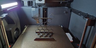 this is a 3d printer printing PETG plastic parts 