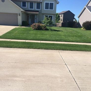 Bettendorf lawn care service
Davenport lawn care service
Mowing Bettendorf IA
Mowing Davenport IA
