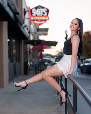 FLOWER MOUND SPORTS PHOTOGRAPHY, SENIOR PICTURES, HEADSHOTS, TEAM MEDIA DAYS