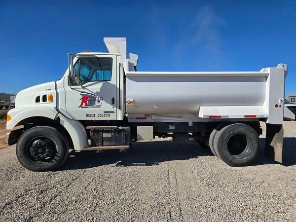 2000 Sterling L7501 Bobtail Dump Truck
