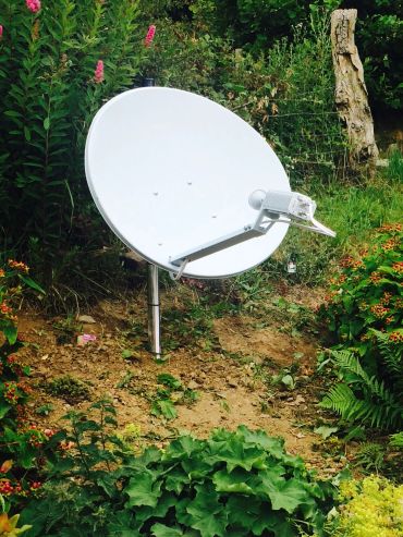 Satellite broadband dish 
