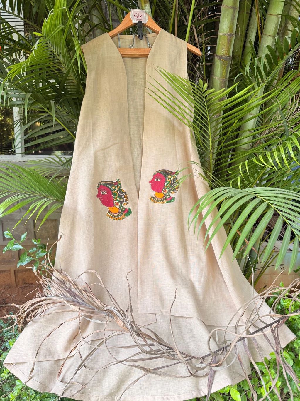 Beige Linen Shrug with Kalmkari face Pockets