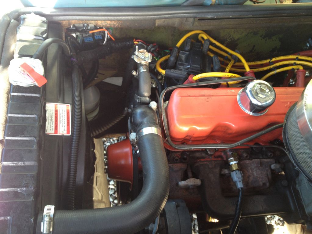 Picture of engine compartment