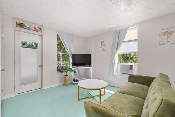 Sebring Florida hotel available during Sebring 12 Hour Race Week, romantic getaways, and events. 