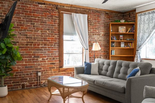 Living room of Audrey’s Place vacation rental in downtown Sebring