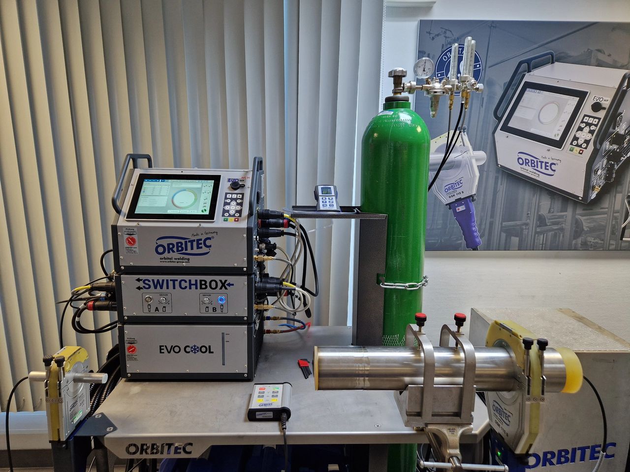 Máy hàn ống inox vi sinh kèm máy đo nồng độ oxy trong môi trường argon