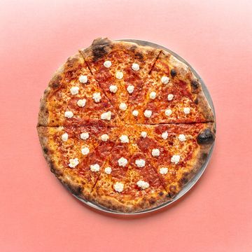 Heatwave pizza - Hot honey, Calabrese salami, whipped ricotta Only the best ingredients! 
