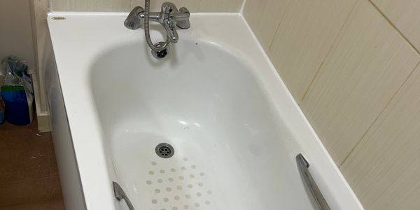 Bath seal 