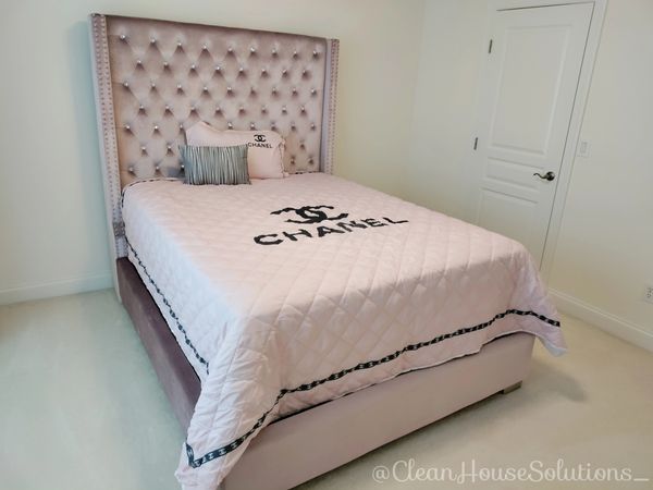 Bed making. Chanel bedspread. Pink cover. Girly room. Bedroom cleaning. Bedroom organizing. Room