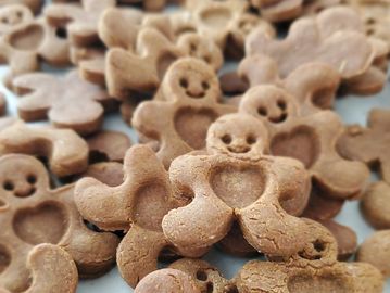 Mini gingerbread men. Popular treats over the holidays and any day. 