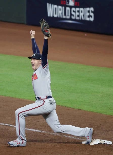 Freddie Freeman agrees to six year, $162M deal with Dodgers
