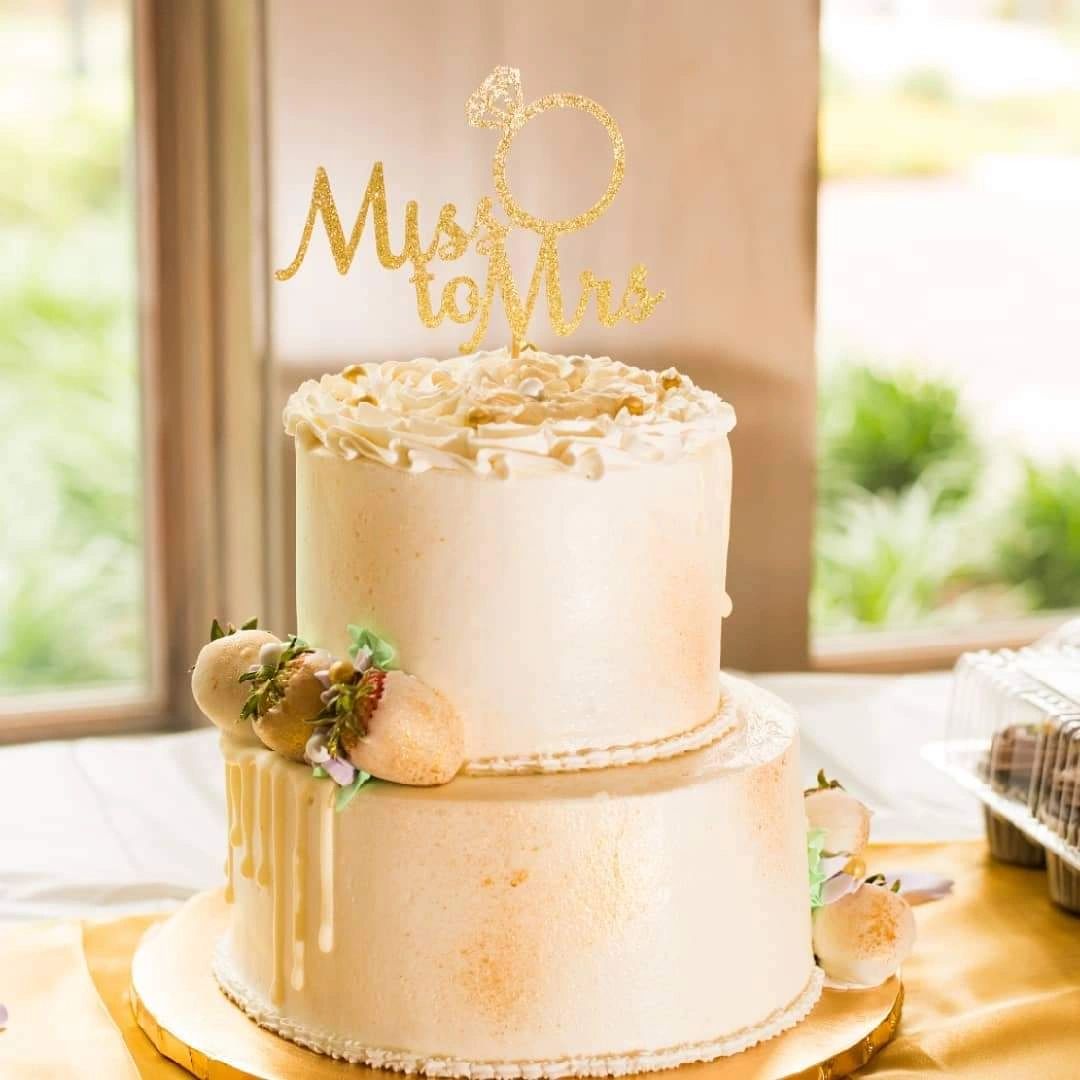 Custom Cakes & Desserts