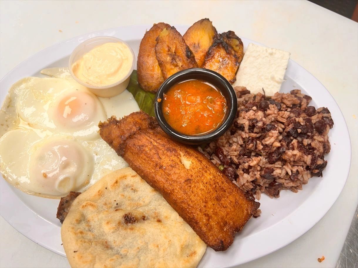 Desayuno Súper típico 