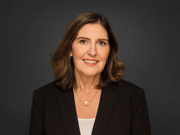 Kathie Allen, licensed female private investigator in Orange County, California.