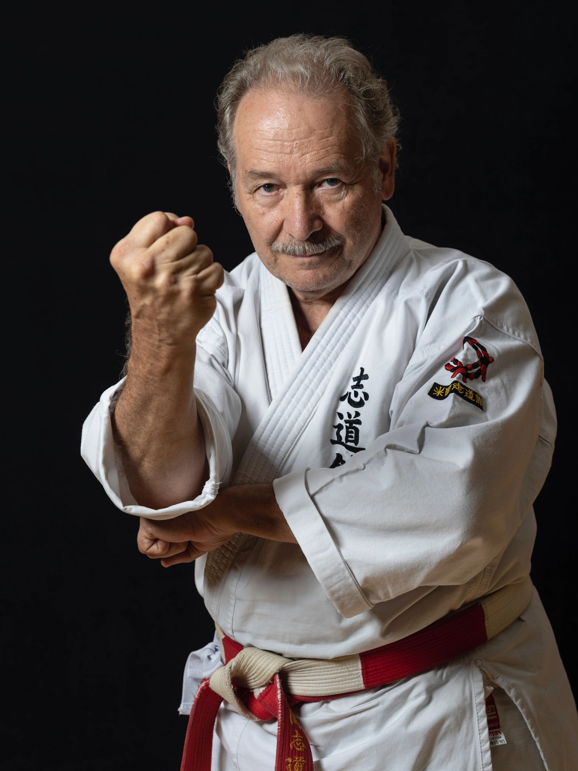 Hanshi Roberto Curtis, 9th dan, demonstrating naihanchi strike