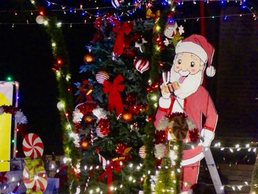 Selfie Santa on Christmas Card Lane. Christmas lights in San Diego. 