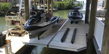Aluminum submersible platform for boat lift