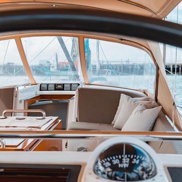 Crazy Horse Yacht cockpit and entertaining area on upper deck