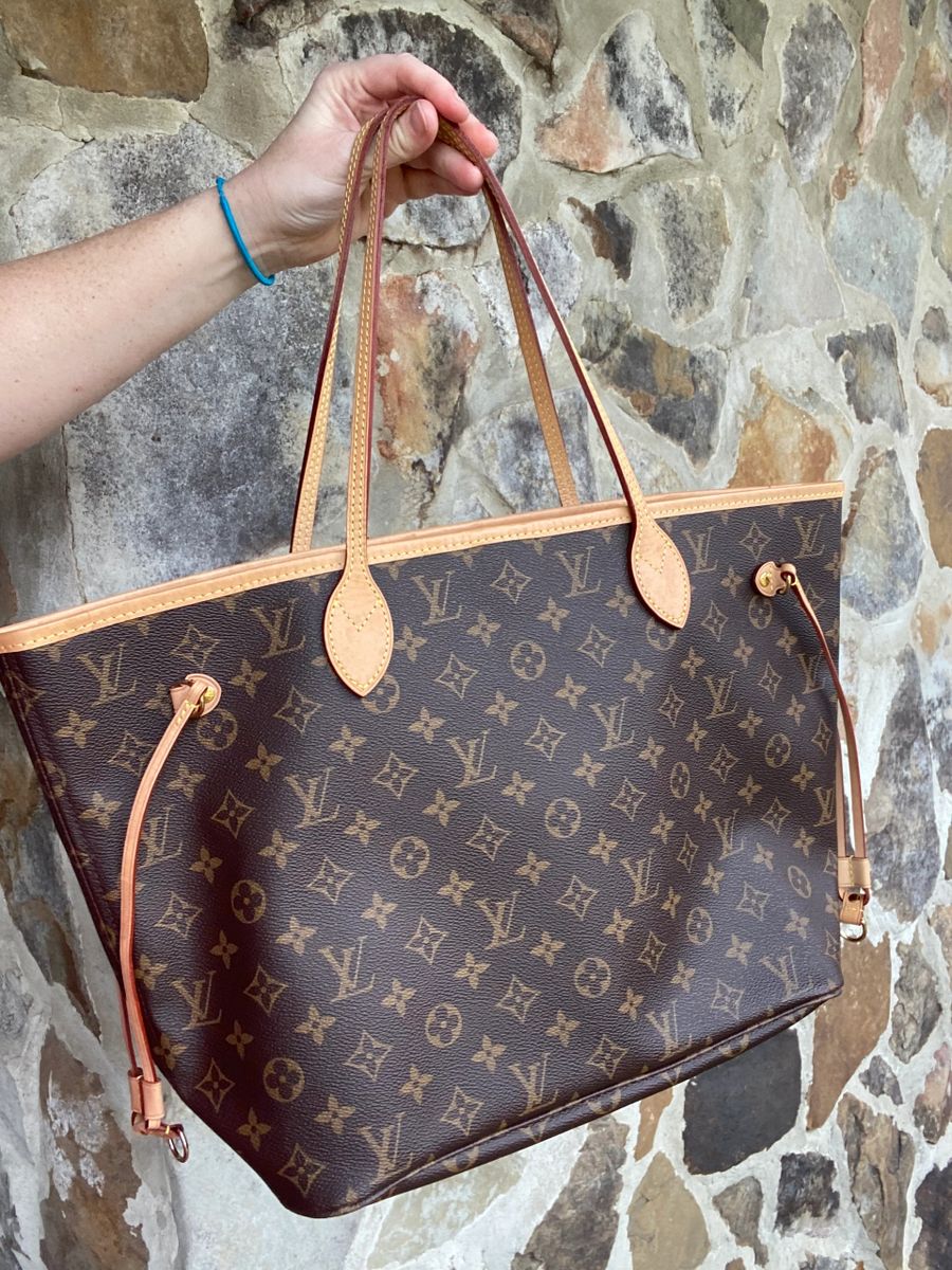 SOLD🎉 Authentic Louis Vuitton Neverfull MM  Louis vuitton neverfull  sizes, Louis vuitton neverfull outfit, Louis vuitton