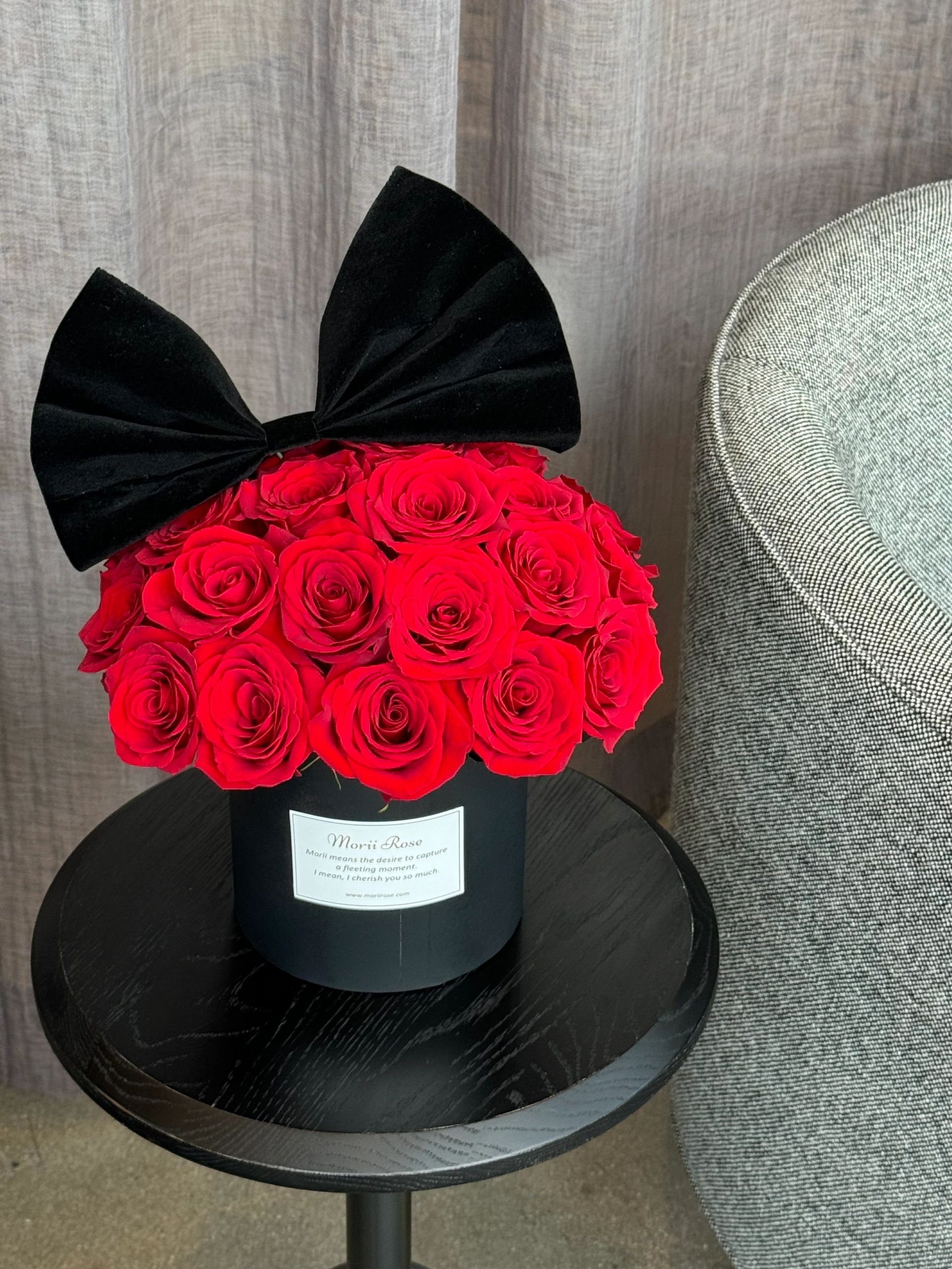 Ecuadorian Imported Rose Bow Hug Bucket