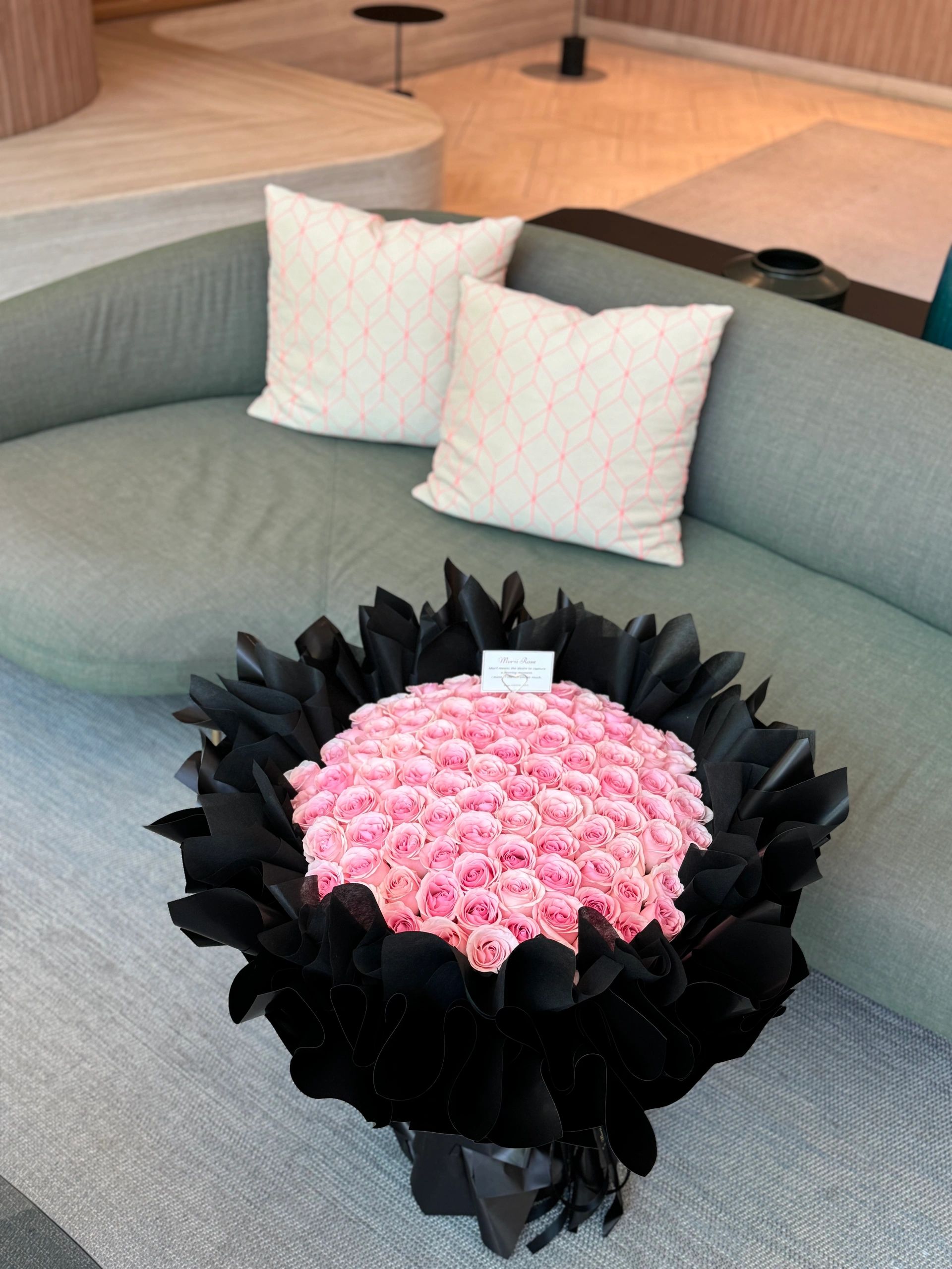 99 Novia Rose-Blk