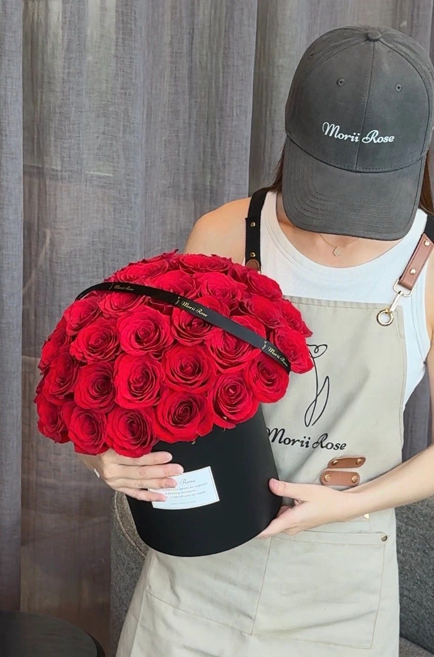 36Freedom Rose Basket