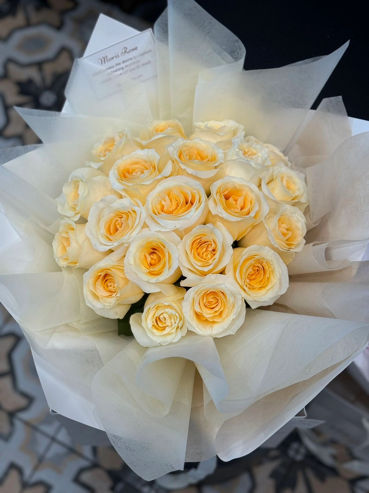25 Yellow Roses-De la creme