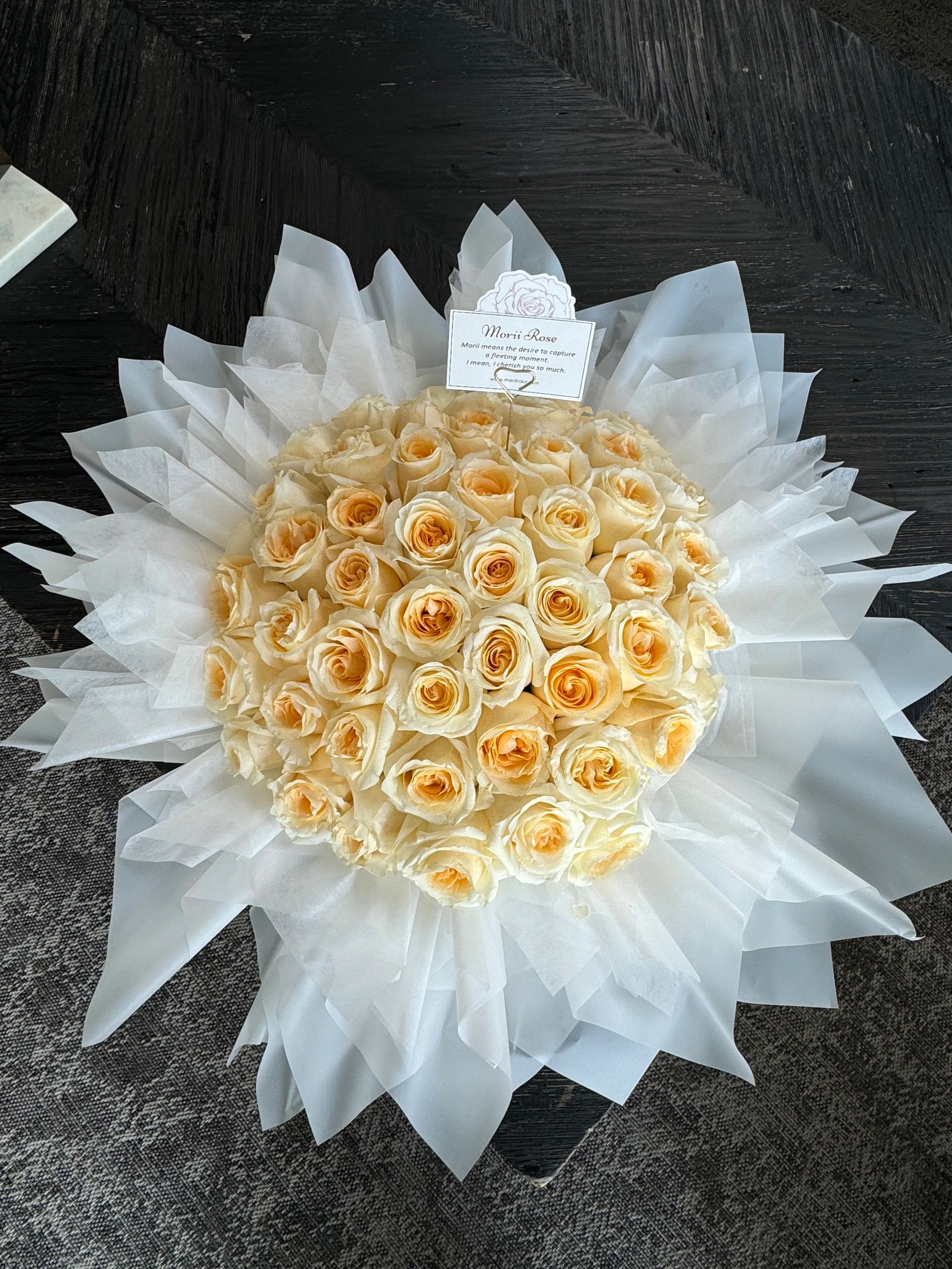 50 Yellow Roses-De la creme