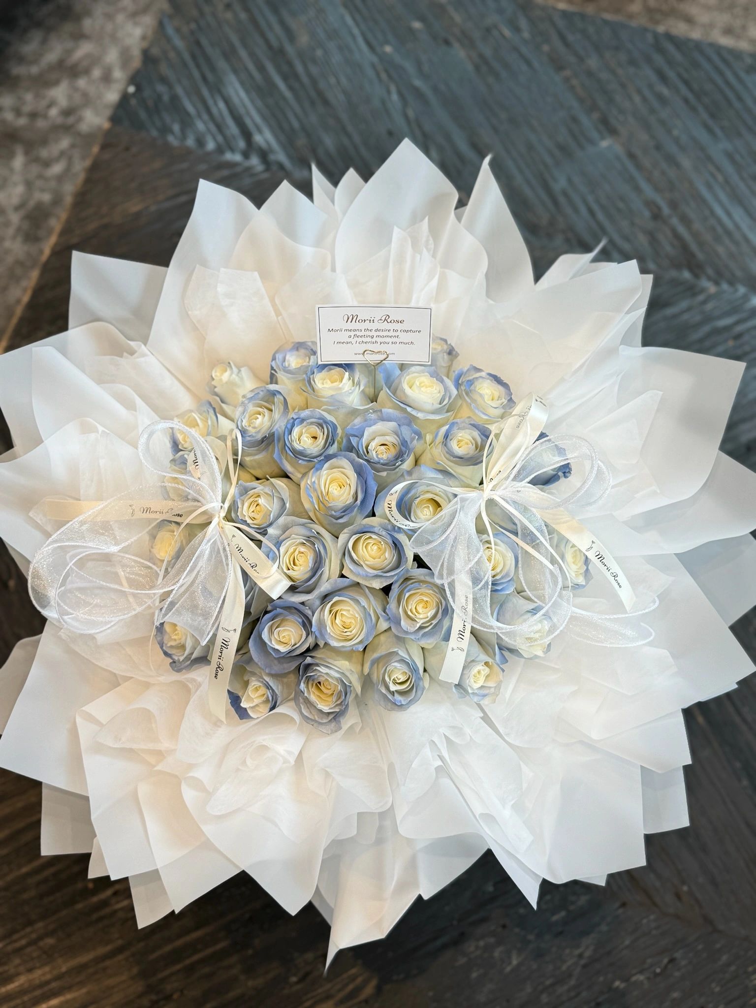 33 Lunar Blue Roses