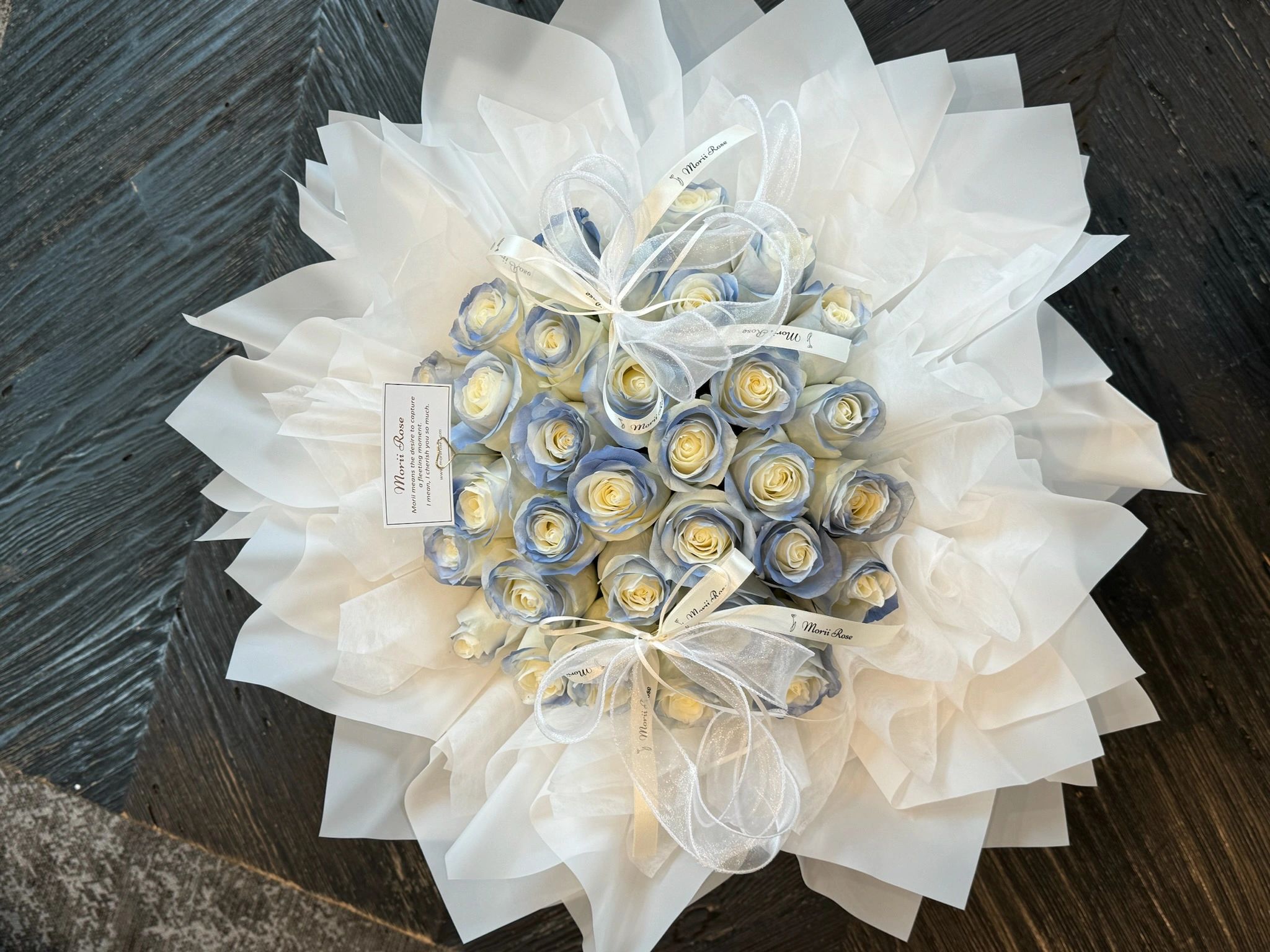 33 Lunar Blue Roses