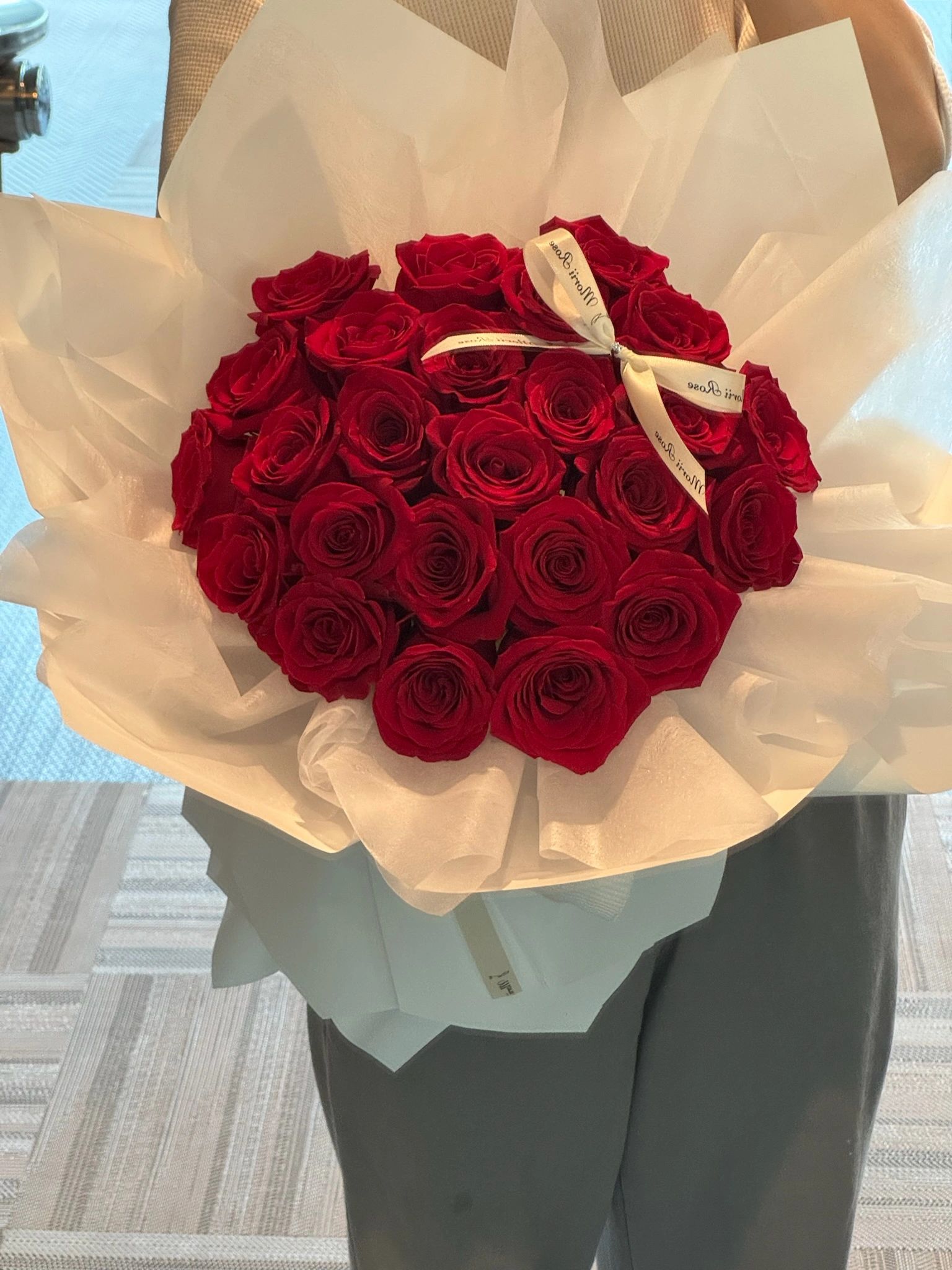 25 Freedom Roses-White