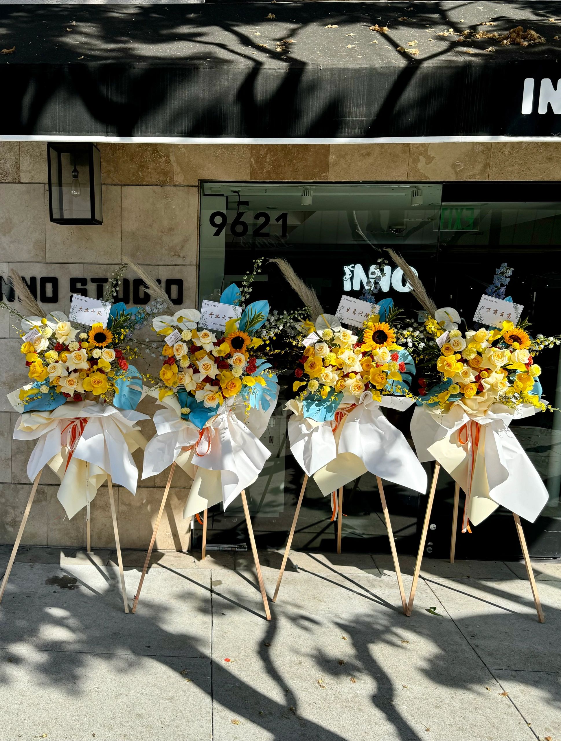 Heytea Yellow and Orange Color Scheme Grand Opening Flower Basket