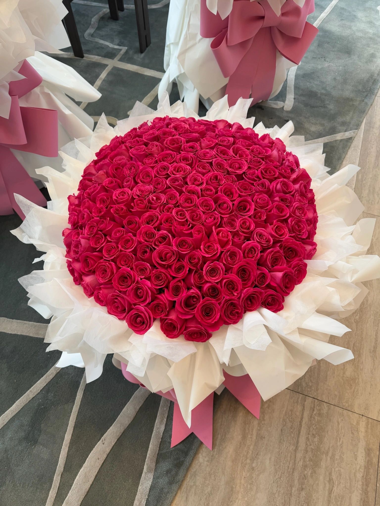 199 Floyd Roses Bow Bouquet