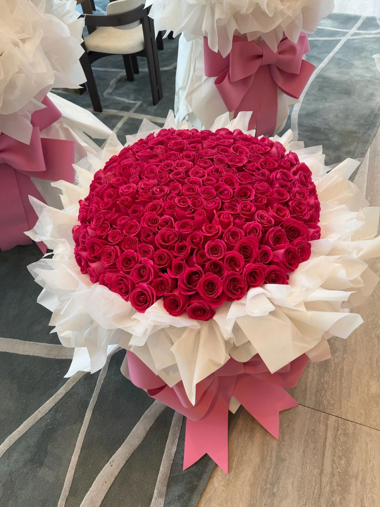 199 Floyd Roses Bow Bouquet