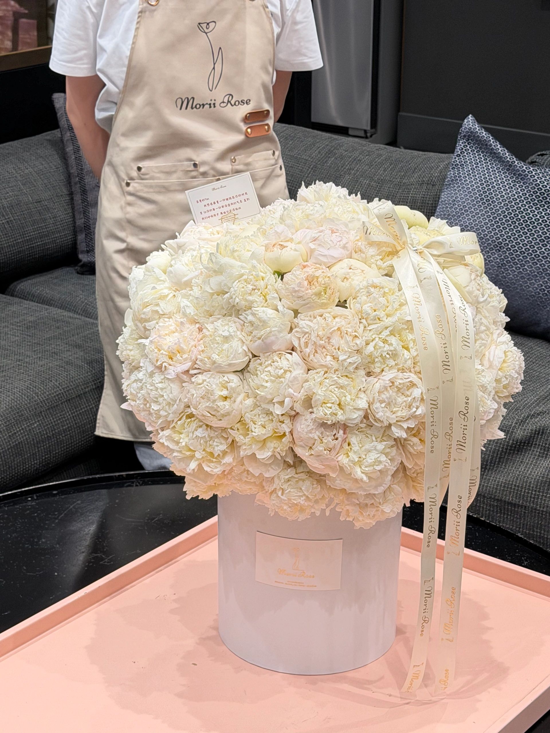 99 White Peony Hug Bucket
